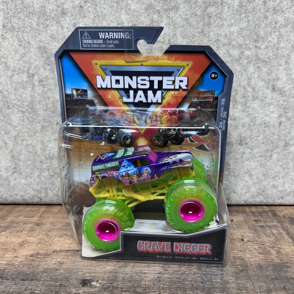 Monster Jam Grave Digger 1:64 Metal Diecast Toy Truck Series 35 NEW 2023‎